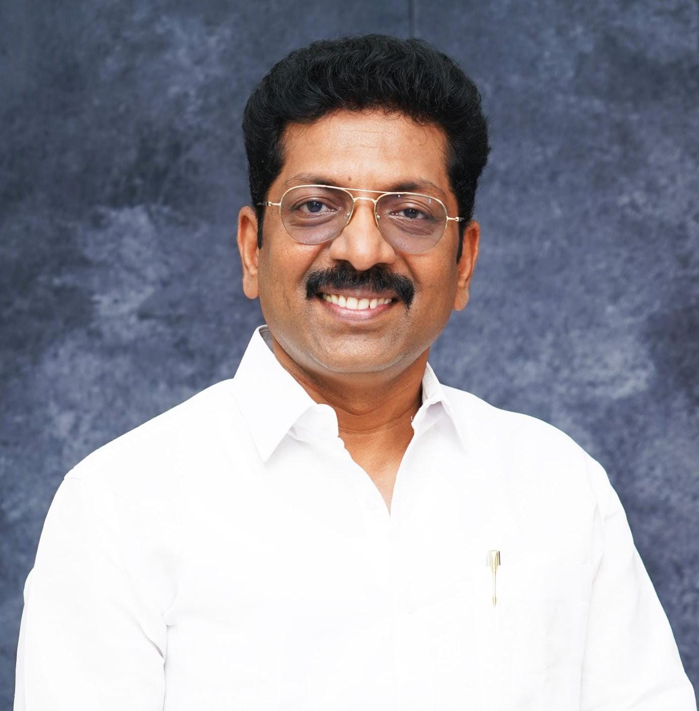 எடப்பாடியார் தலைமையிலான மக்கள் அணிக்கும் ,ஸ்டாலின் தலைமையிலான ஊழல் அணிக்கும் தான் போட்டி.. டாக்டர் சரவணன் கடும் தாக்கு…!