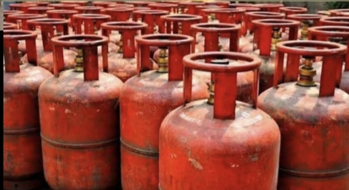 திருப்பூரில் சிலிண்டர்களை பதுக்கி வைத்தால் கடும் நடவடிக்கை